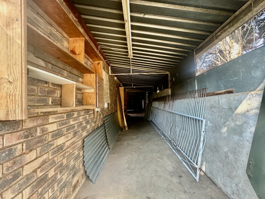 5 Bedroom Property for Sale in Ifafi North West
